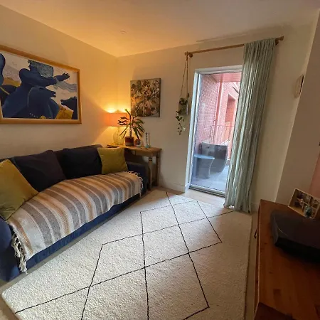 Nunhead Green Flat